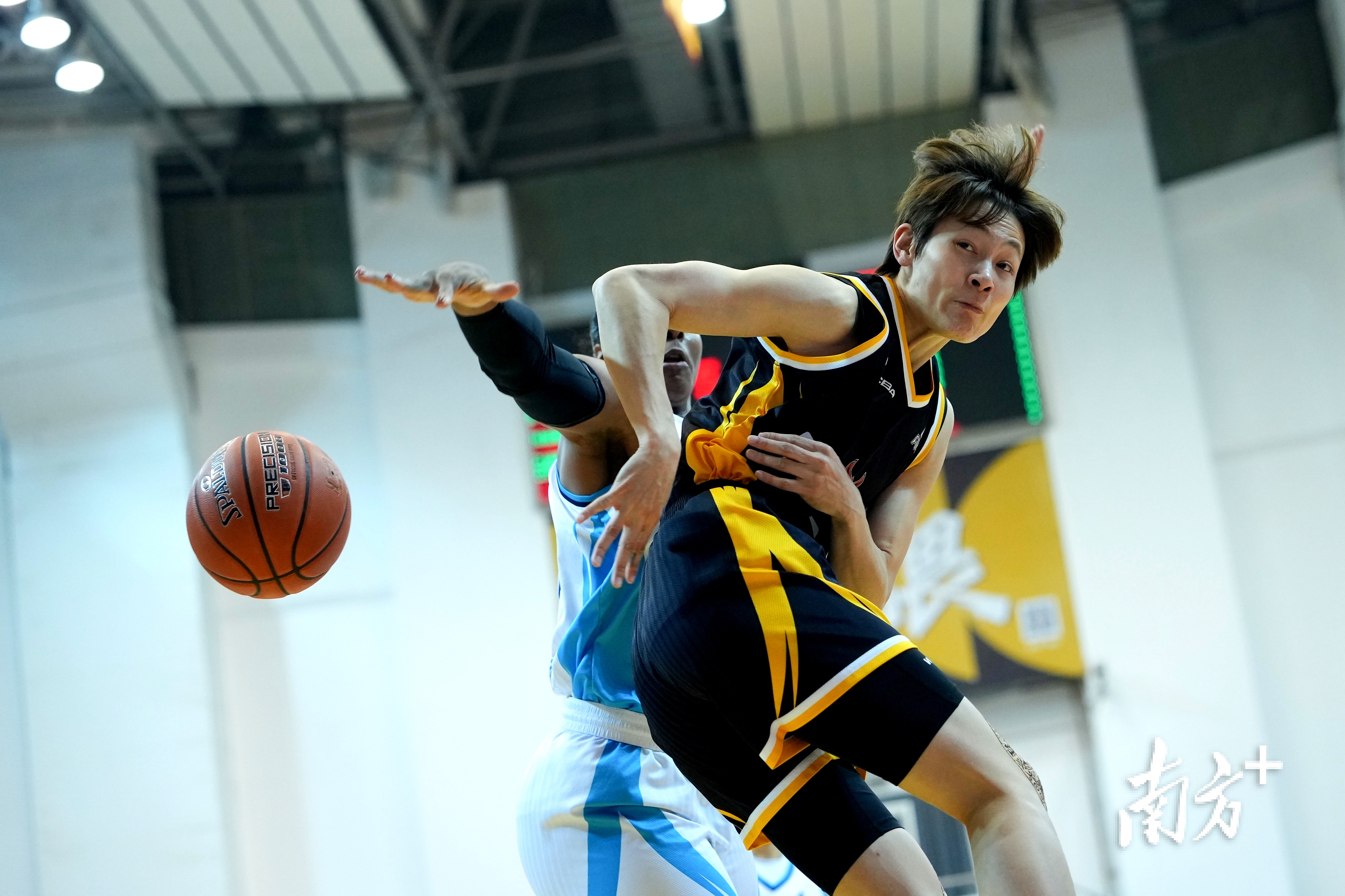 九游体育-从犹他爵士今晚调整名单到马赛手感冰凉备战CBA常规赛，深圳男篮围绕法甲造点机会